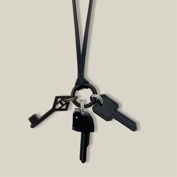 Cles long Necklace