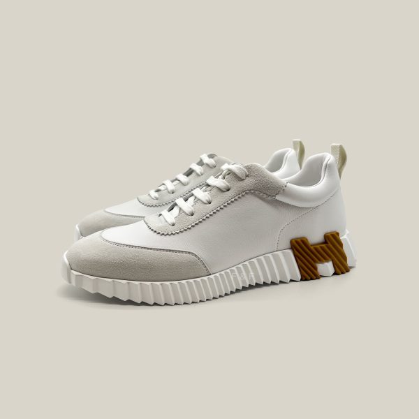Bouncing Sneaker