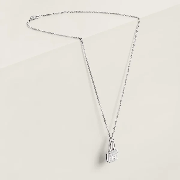 Amulettes Constance Pendant