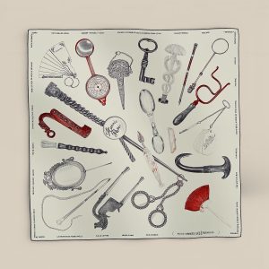 Scarf 90 Nous Sommes Inseparables - Argent / Rouge H / Anthracite